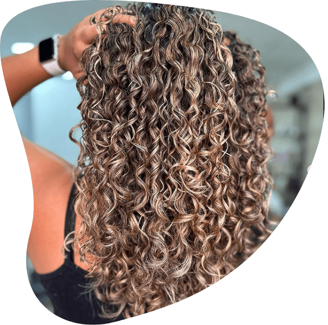 Studio Tati Tavares - Especialista em cachos